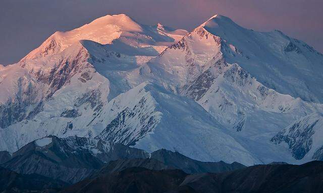 Rund 6,200 Meter hoch ist der Berg Denali in Alaska.