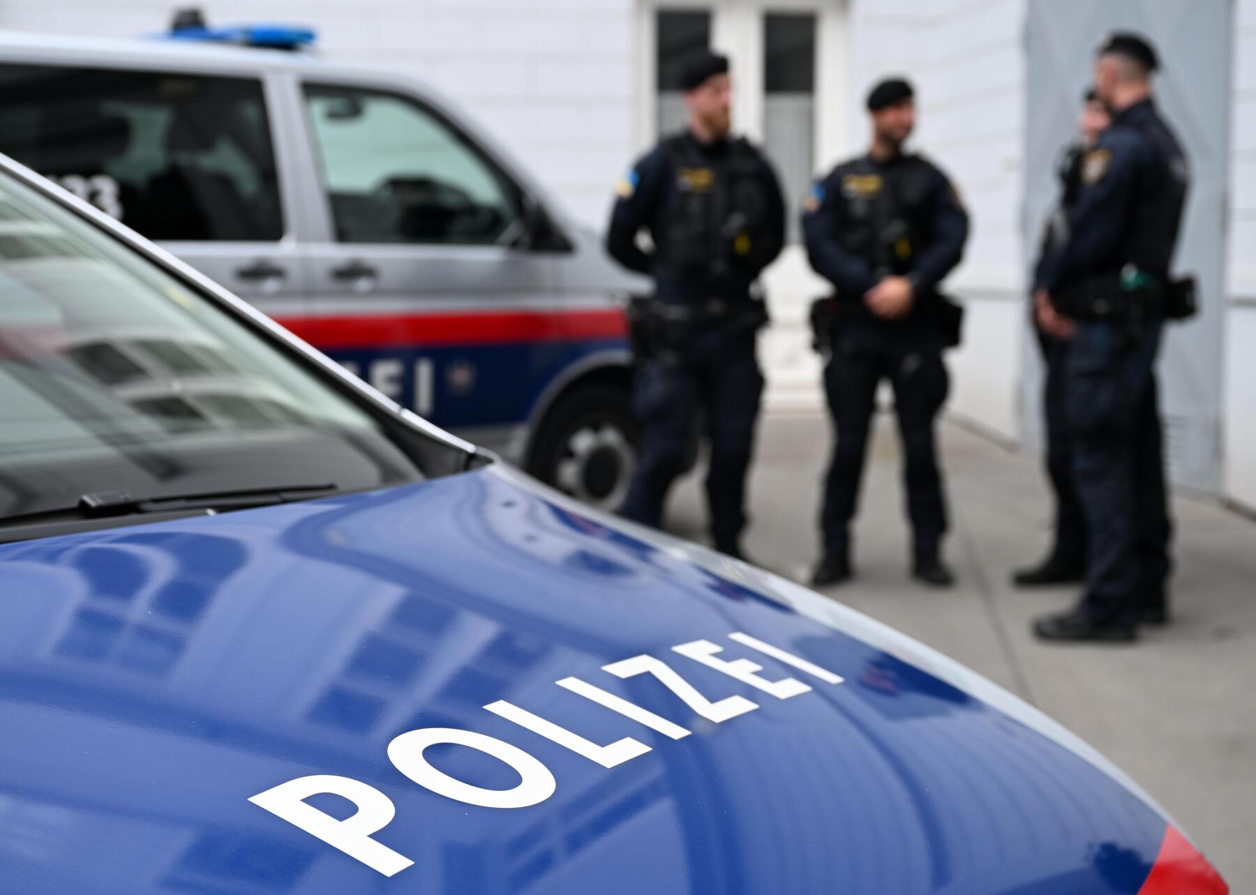 Hitlergruß und Naziparolen im Zillertal: Zwei Verdächtige ausgeforscht