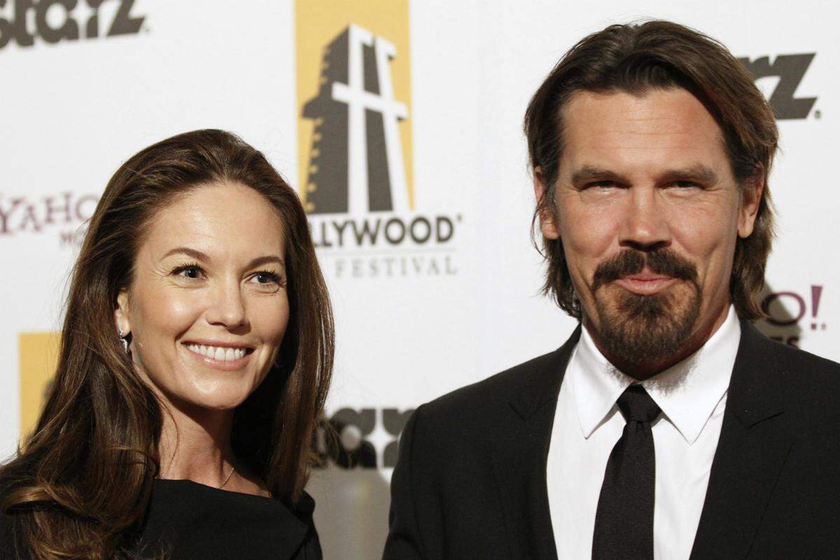 Die Schauspieler Diane Lane und Josh Brolin sind nach neun Jahren Ehe ebenfalls seit 2013 offiziell geschieden. Ein Gericht in Los Angeles habe das Ehe-Aus am 27. November 2013 besiegelt. Die Beziehung hatte oft für Schlagzeilen gesorgt.Im Dezember 2004, kurz nach der Hochzeit, hatte Lane nach einem Streit mit ihrem Ehemann die Polizei gerufen. Brolin wurde damals wegen "häuslicher Gewalt" festgenommen; seine Frau erstattete aber keine Anzeige gegen ihn.