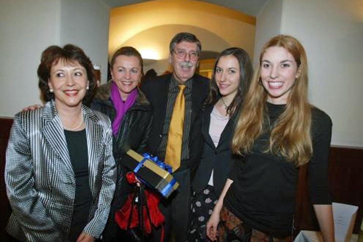 Bei der FPÖ hat Petra Steger (Bild 2. v. rechts), Basketball-Nationalspielerin und Tochter von Ex-FP-Vizekanzler Norbert Steger, Chancen auf ein Mandat.