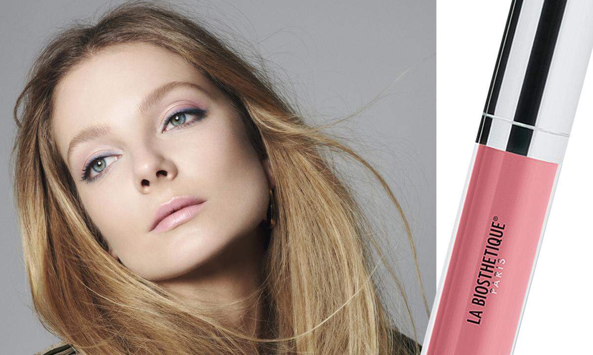 Schimmernder Teint, Zartrosa auf dem Lid und Petrol am Wimpernrand. So hat La Biosthétique den aktuellen Herbst- und Wintertrend zusammengestellt. Mit dabei: das „Cream Gloss“ in „Fresh Pink“ (20,40 Euro).