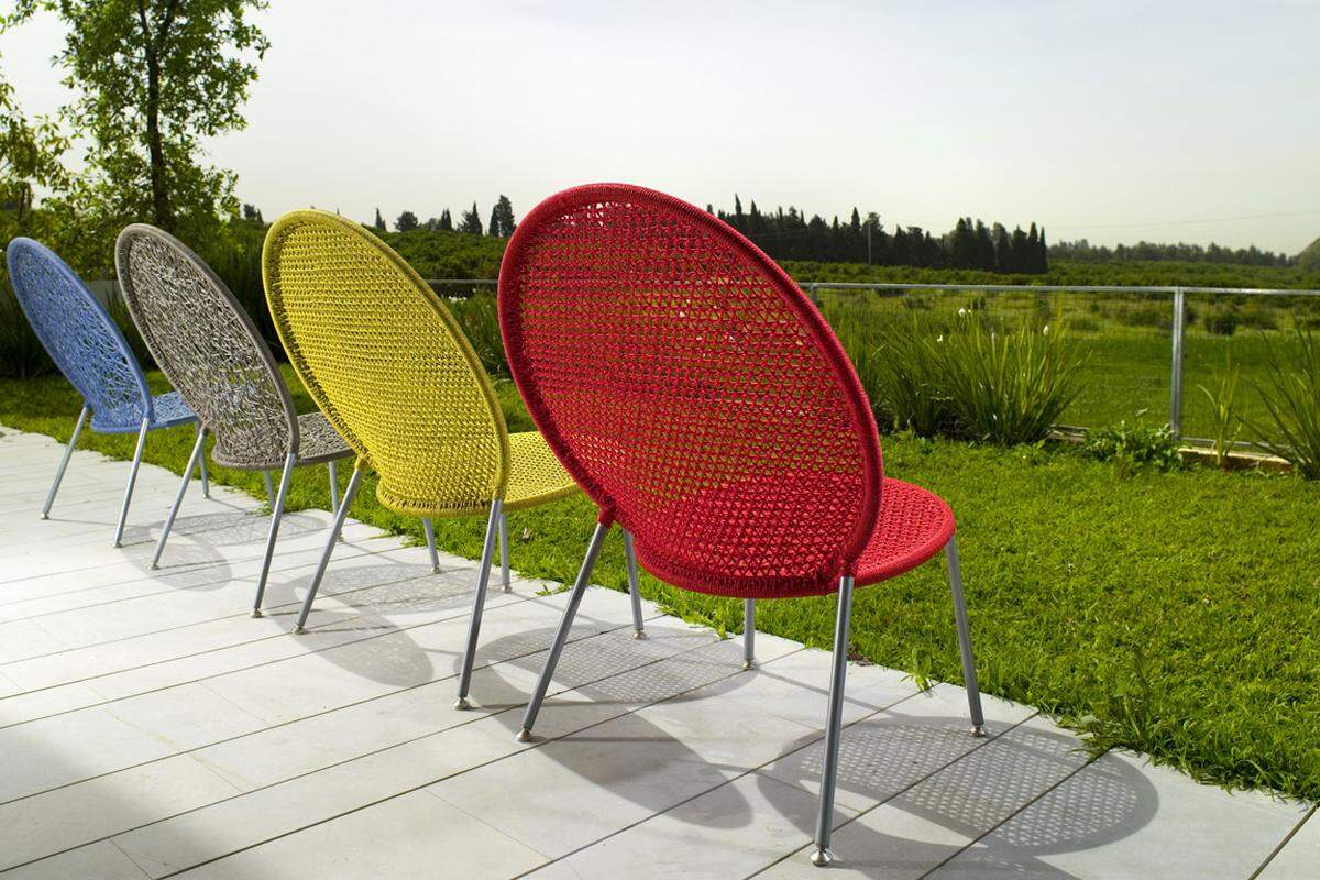 Den Sessel "2 Rings" von Gaga &amp; Design gibt es in allen möglichen Farben. Durch die Verbindung zweier Ringe entstehen hier die nötigen Kurven für ein bequemes Sitzen.