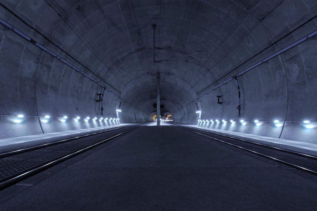 Im Wienerwaldtunnel der Österreichischen Bundesbahnen, Wien Penzing.