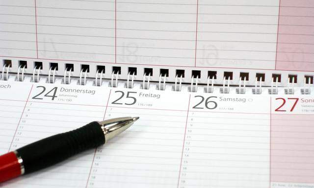 Kalender mit Stift