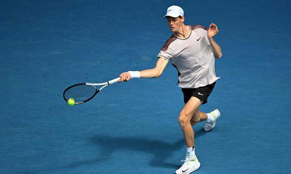 Tennis auf einem neuen Level: Jannik Sinner dominiert das Geschehen in Melbourne. 