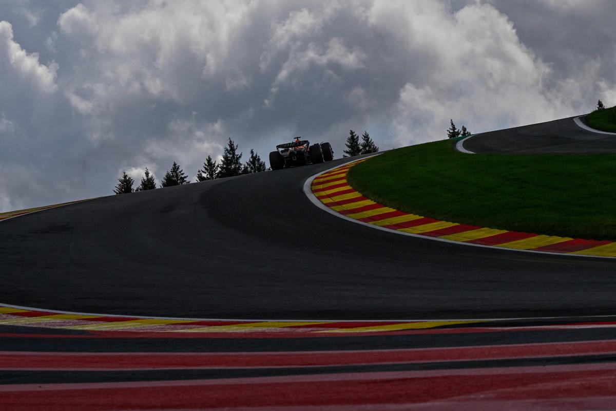 29. Juli. Max Verstappen fährt im blelgischen Spa-Francorchamps zum Sieg im Sprint-Rennen. 