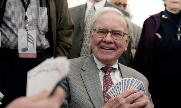 Ist Warren Buffett zu alt zum Investieren? Der 92-Jährige hat viele, die das gedacht haben, zuletzt wieder überrascht.