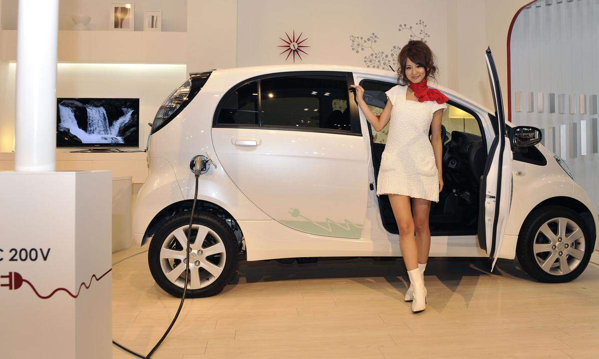 In der deutschen Sprache anrüchig klingt der Mitsubishi "i-MiEV". Mit "Mief" haben nämlich gerade Elektroautos nichts zu tun. Der Name leitet sich von "Mitsubishi Electric Vehicle" ab.