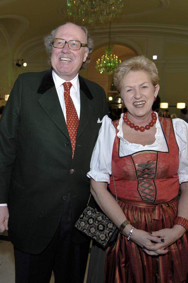 Beim Lobbying in Österreich halfen "Graf Ali", wie ihn Freunde nennen, auch seine guten Kontakte zur ÖVP - nicht zuletzt dank seiner Ehe mit Ex-Ministerin Maria Rauch-Kallat.