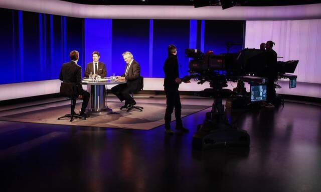 Sebastian Kurz war in der ORF-Pressestunde zu Gast und stellte sich den Fragen von Hans Bürger (l.) und Hubert Patterer.