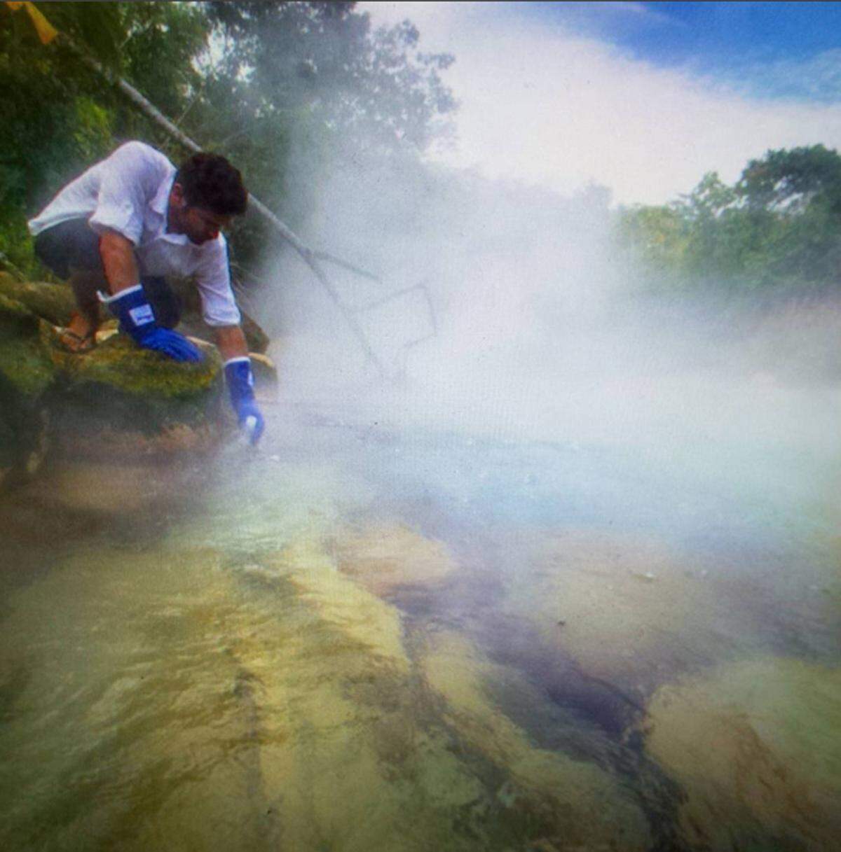 Erst vor wenigen Tagen hat der peruanische Geowissenschaftler Andrés Ruzo Details zum Fluss, der kocht, bekannt gegeben. Der sechs Kilometer lange Strom ist unterschiedlich heiß, hat aber eine durchschnittliche Temperatur von 86 Grad Celsius. Anscheinend ist das Wasser meteorischen Ursprungs und ist als Regen auf die Erde gekommen. Mehr Informationen wird der Wissenschaftler erst veröffentlichen, wenn die peruanische Regierung zustimmt, den Fluss zu schützen.