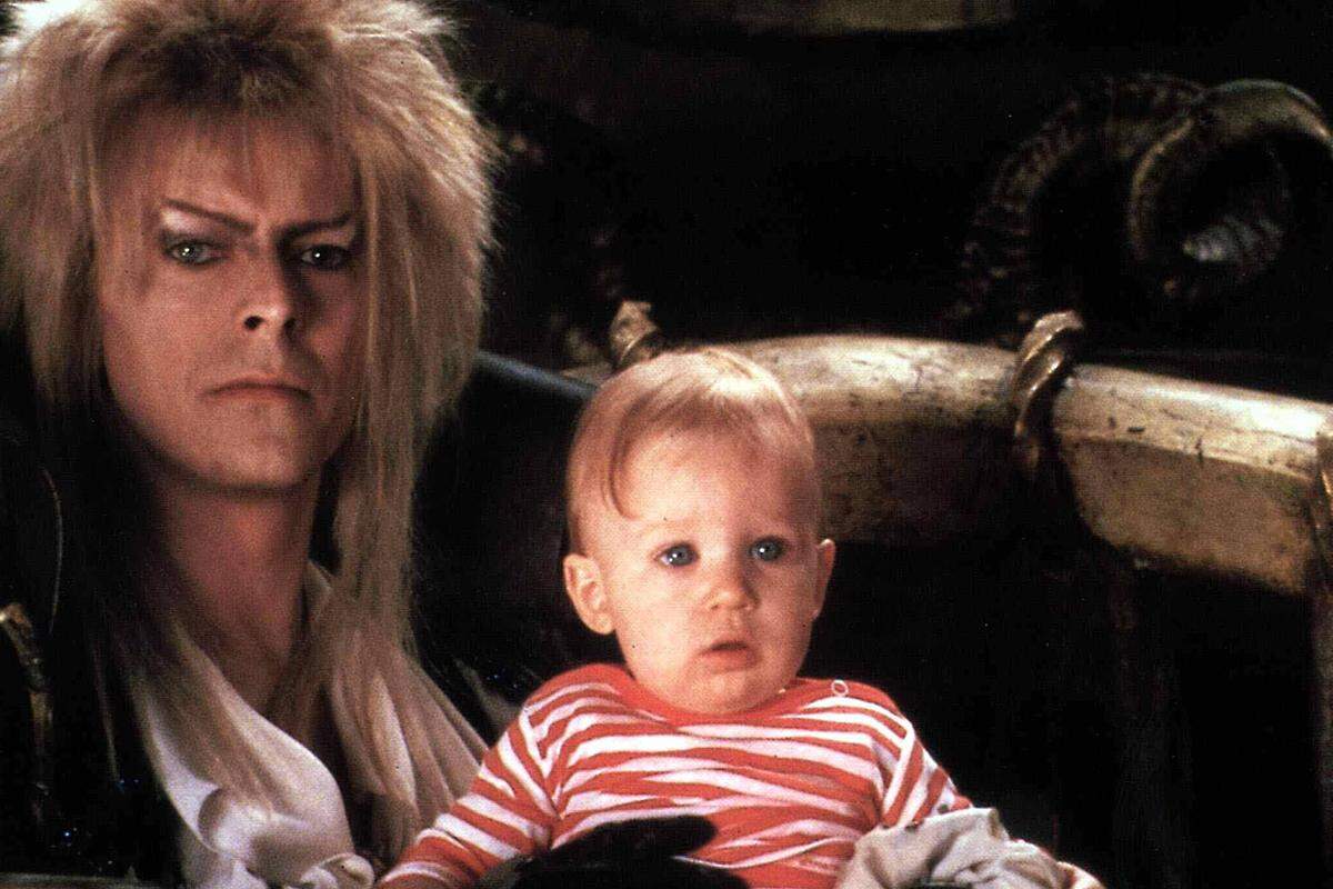 Bowie feierte selbst einige Erfolge beim Film ("The Man Who Fell to Earth", "Merry Christmas, Mr Lawrence"), wobei er zuletzt 2009 in "Bandslam - Get Ready to Rock" auf der Kinoleinwand zu sehen war.   Im Bild: Bowie in dem Fantasyfilm "Die Reise ins Labyrinth" (1986)