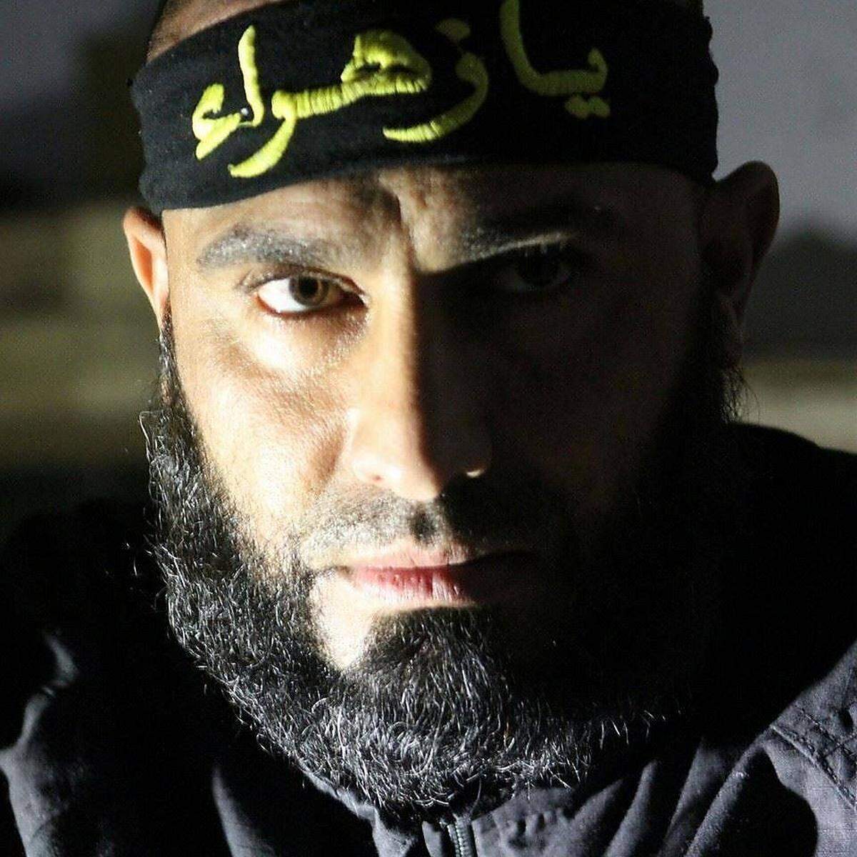 "Abu Azrael" ("Vater Azraels" - Azrael ist im islamischen Volksglauben der Todesengel) soll Ayyub Faleh al-Rubaie heißen und ein etwa 40jähriger Iraker sein.