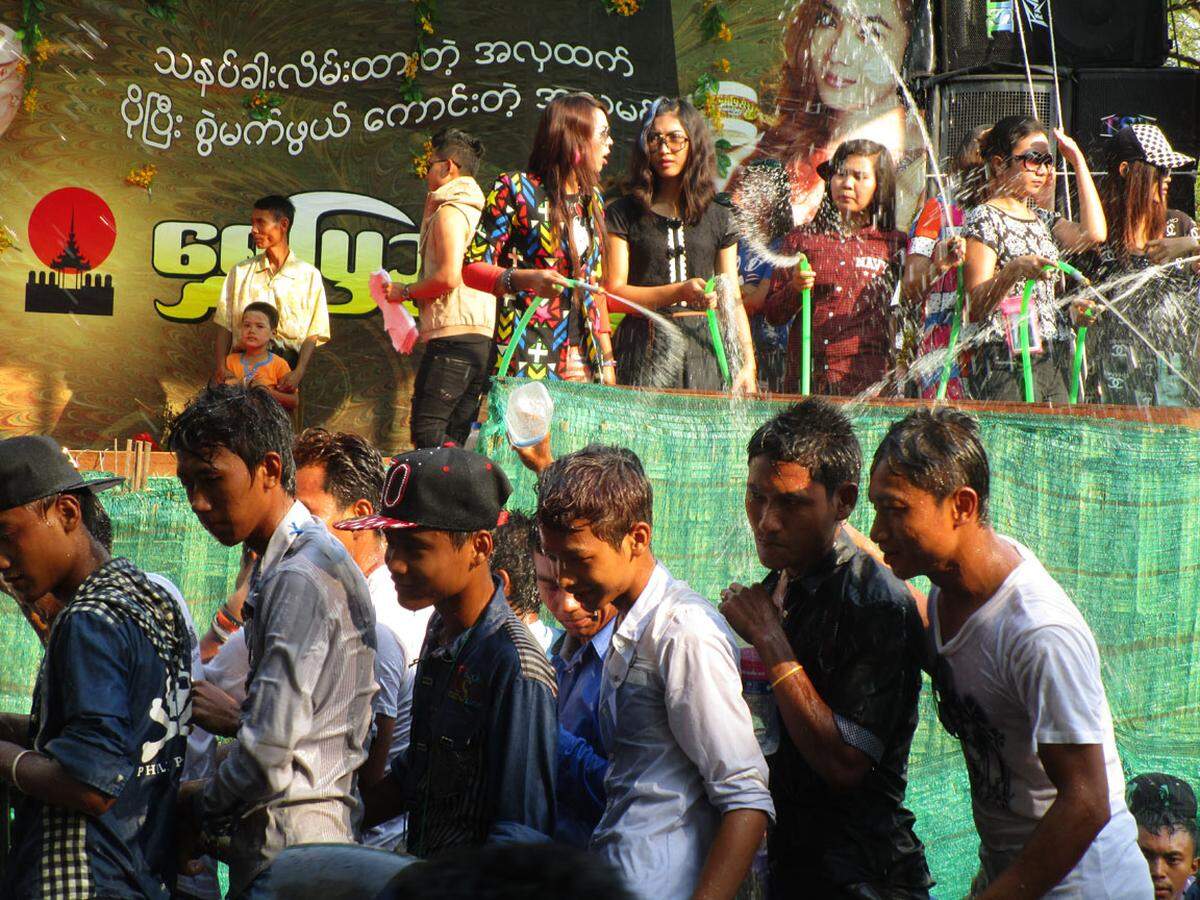 Thingyang-Fest in Burma