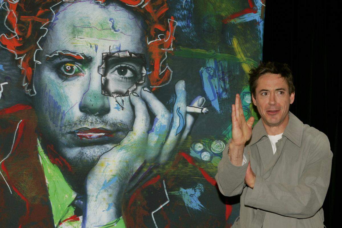 Vor 15 Jahren sagte sich Downey vom Drogenkonsum endgültig los und ist seither wieder fest im Geschäft. Nach Filmen wie "Good Night, and Good Luck" (2005) und "Zodiac" (2007) stieg er als "Iron Man" (2008) und "Sherlock Holmes" (2009) in die Riege von Hollywoods Topverdienern auf.