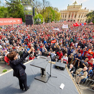 Erstmals seit dem 1. Mai 2019 treffen sich die Sozialdemokraten wieder auf dem Wiener Rathausplatz.