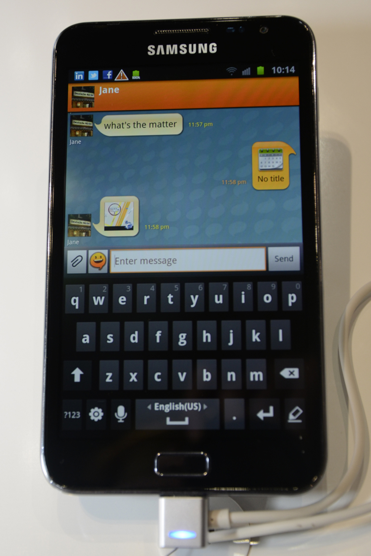 Samsung hat das Android-System mit einer eigenen Kommunikationslösung versehen. ChatOn soll auf allen gängigen Handys und Tablets laufen und das kostenlose Versenden von Nachrichten, Fotos und Videos an Freunde ermöglichen.