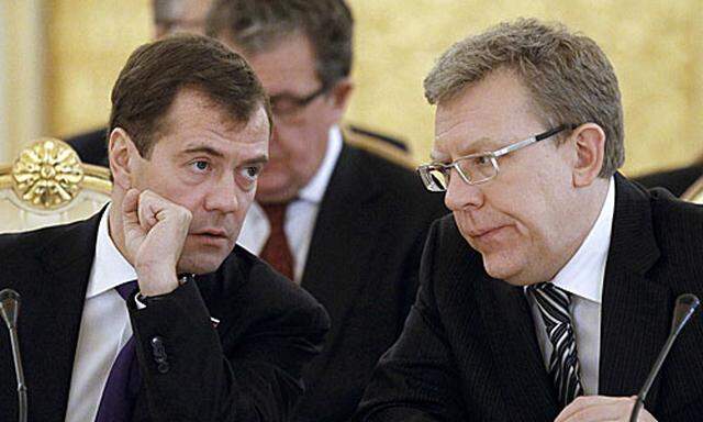 Russland Finanzminister Kudrin (r.) und Kremlchef Dmitrij Medwedjew
