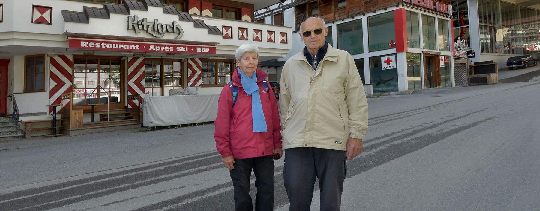 Uta und Helmut Gärtner aus Berlin haben keine Angst vor Corona. Ins Kitzloch würden sie aber nicht gehen: „Für so etwas sind wir zu alt.“