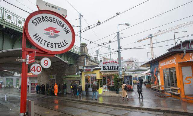 Das Gersthofer Platzl wird wohl länger so aussehen. Die Bezirksvorsteherin hat die Unterstützung von Stadt, Wiener Linien und Standlern, nur nicht von der Bezirksopposition.