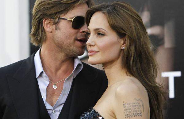 Jolie und Pitt kündigten ebenfalls 2017 an, die Scheidung künftig zum Wohl der Kinder unter Ausschluss der Öffentlichkeit abwickeln zu wollen: "Die Parteien und ihre Vertreter haben vereinbart, das Persönlichkeitsrecht ihrer Kinder und Familie zu schützen, indem sie sämtliche Gerichtsdokumente vertraulich behandeln".