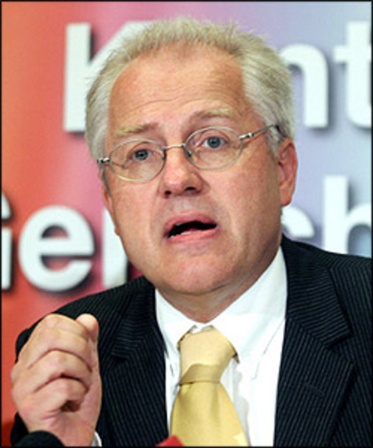 Mit etwa 50 Unterstützern verbrachte Hans Peter Martin den Wahlabend in der Meierei im Wiener Prater. Wirklich große Enttäuschung darüber, dass man den Einzug verfehlt hat, war aber nicht zu spüren. Martin gab sich überzeugt, dass man als Einzelkämpfer oder als kleine Gruppe ohnehin mehr erreichen könnte, als wenn man als Partei gegen die "Verhaberung in Medien und Politik" antreten wolle.