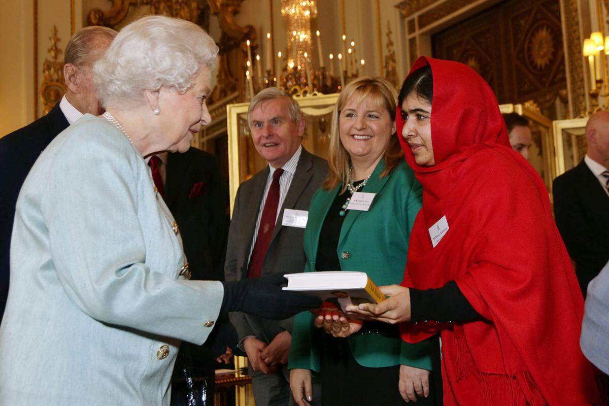 Als Kinderrechtsaktivistin traf Malala bereits etliche Staatsoberhäupter. Selbst die Queen hat sie bereits empfangen.