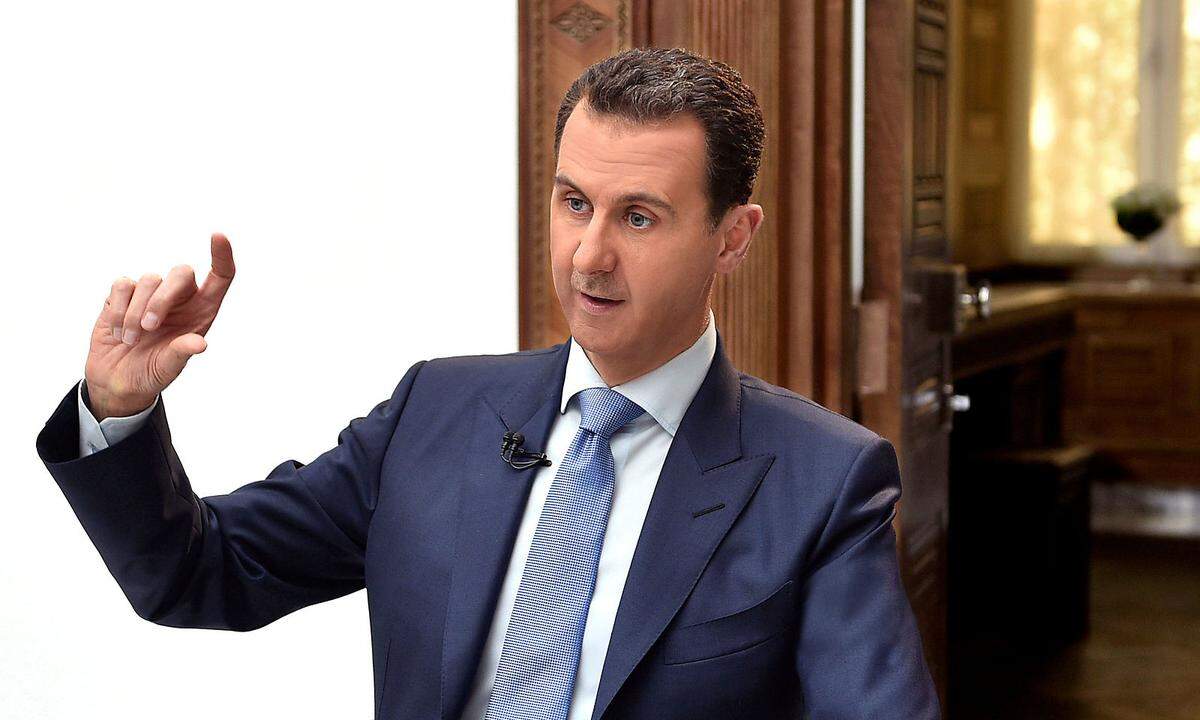 "Die Aggression wird Syrien und die Syrer noch entschlossener machen, weiterzukämpfen und den Terror in jedem Teil des Landes zu zerschlagen." Erklärung Assads über die staatliche Nachrichtenagentur Sana