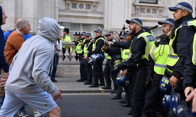 Nach einem Hard Brexit wird mit Unruhen gerechnet, die eine „erhebliche Menge“ an Polizeikräften binden könnten. 