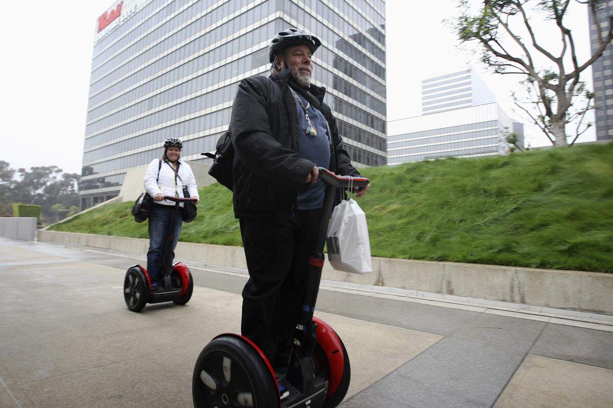 Sehr erfolgreich ist er hingegen als "Segway-Polo-Spieler". Die jährlich stattfindenden Weltmeisterschaften wurden sogar nach ihm benannt. Beim "Woz Challenge Cup" wird statt auf Pferden auf Segways gespielt.