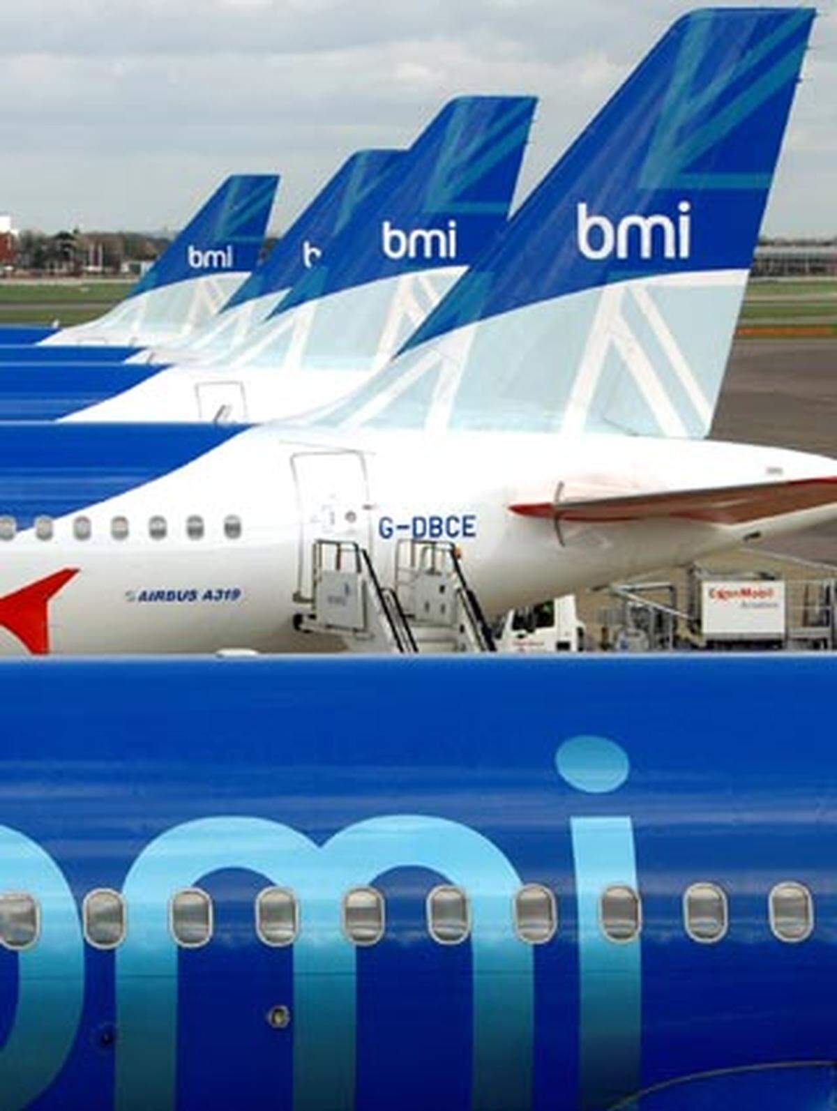 Parallel zur Übernahme der AUA steht als nächstes die Aufstockung der Anteile an der British Midland Airways (BMI) auf 50 Prozent ins Haus - voraussichtlich im Jänner 2009.  Das bringt den Deutschen neben der Airline selbst begehrte Start- und Landerechte am Flughafen in London-Heathrow.