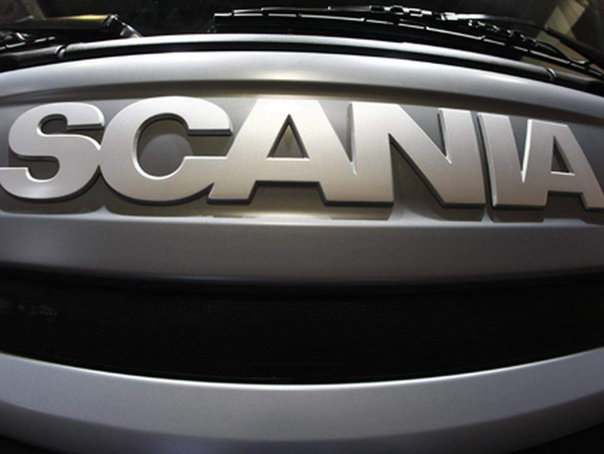 Ähnlich sieht es beim Konkurrenten Scania aus: Das Nettoergebnis legte  um knapp vier Prozent auf 827 Millionen Euro zu , die Auftragsbücher sind aber nur noch gut halb so gut gefüllt wie zu Jahresbeginn.