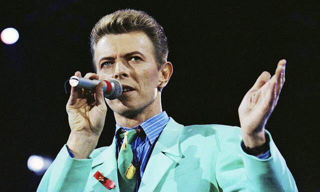 David Bowie performs on stage during The Freddie Mercury Tribute Concert at Wembley Stadium in London