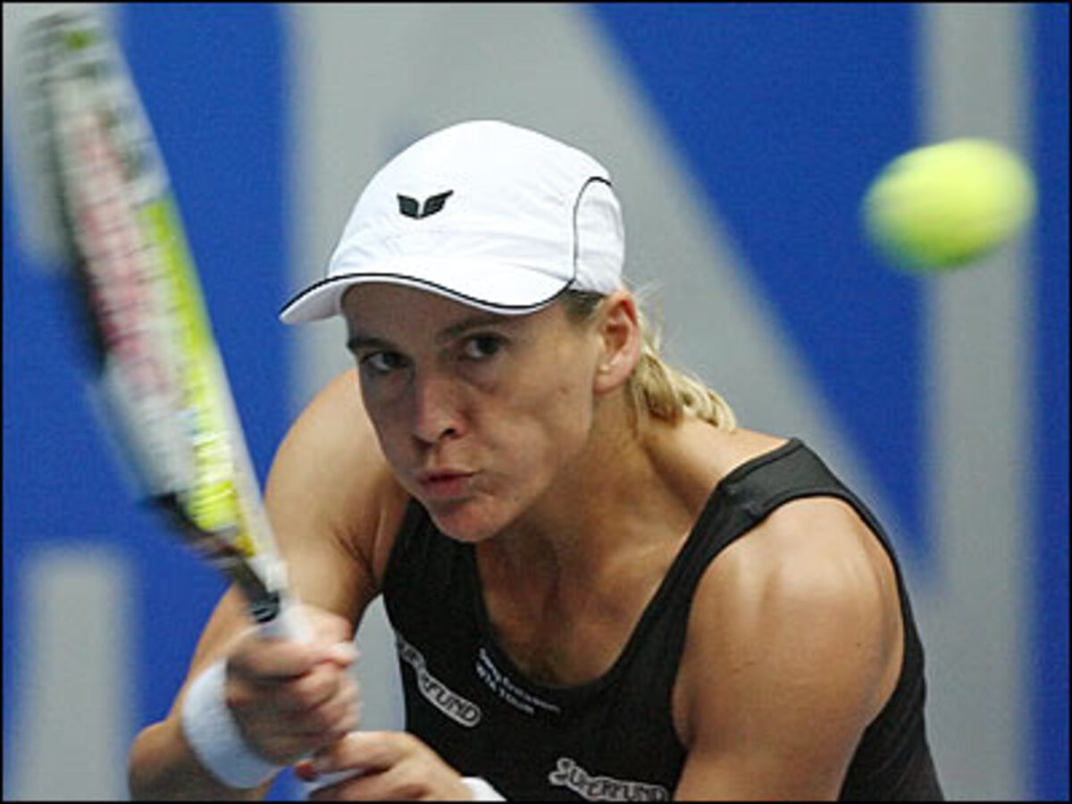 23. April Österreichs Tennis-Damen verlieren in der ersten Fed-Cup-Runde der Weltgruppe I auswärts gegen Spanien glatt 0:5.