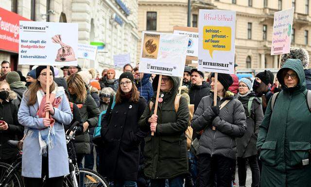 Hunderte Jungforscher demonstrierten für bessere Arbeitsbedingungen 