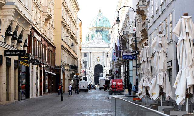 Lokale und die meisten Geschäfte müssen geschlossen halten – auch in der Fußgängerzone in der Wiener Innenstadt.