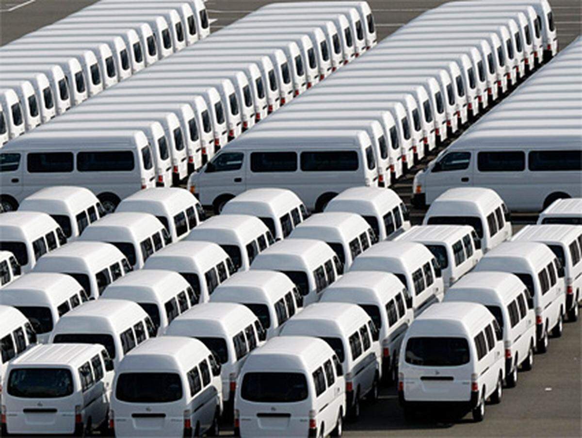 Auch Nissan bleibt von der weltweiten Autokrise nicht verschont. Japans drittgrößter Autobauer erleidet wegen der aktuellen Absatzkrise Milliardenverluste.Daher werden rund 20.000 Arbeitsplätze abgebaut.