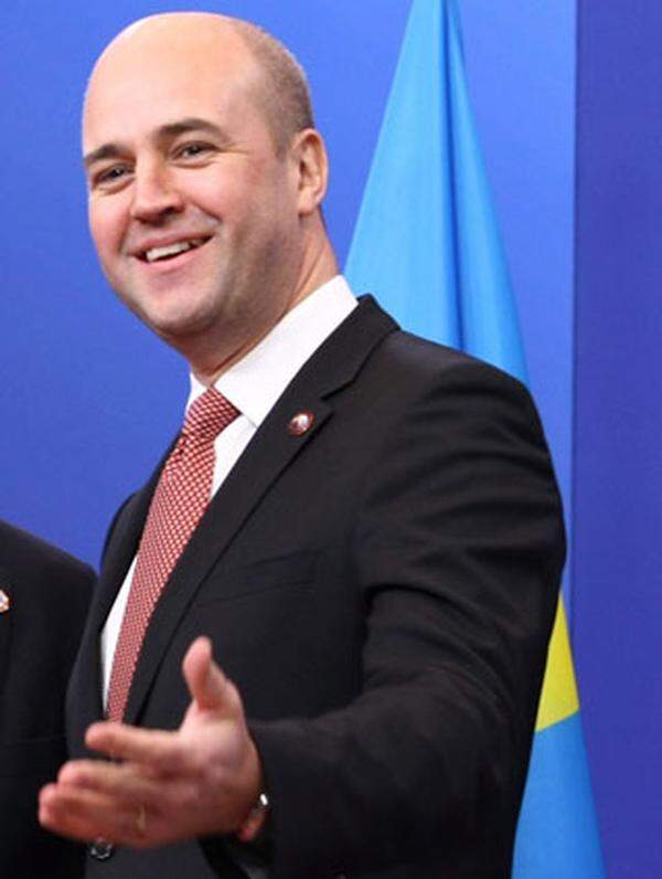 Auch der Ratsvorsitzende und schwedische Ministerpräsident Fredrik Reinfeldt zeigte sich erfreut über das "neue Team Europas" und sprach von einer historischen Stunde. "Das sind die Leute, die Europa in die Zukunft führen". Man habe ein "Gleichgewicht" gefunden. "Natürlich ist noch nicht alles geklärt, Cathy braucht noch die Zustimmung des Europaparlaments."