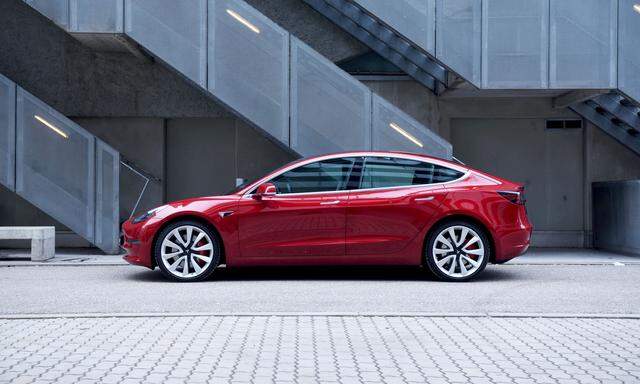Rund 5000 Stück des neuen Tesla wurden in der Schweiz verkauft