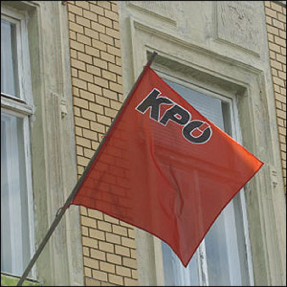 Gegenüber 2002 konnten sich die Kommunisten laut Hochrechnung fast verdoppeln, was vor allem bei der kurzen Anlaufzeit der Partei ein "wunderbares Ergebnis" sei, so der KP-Chef.