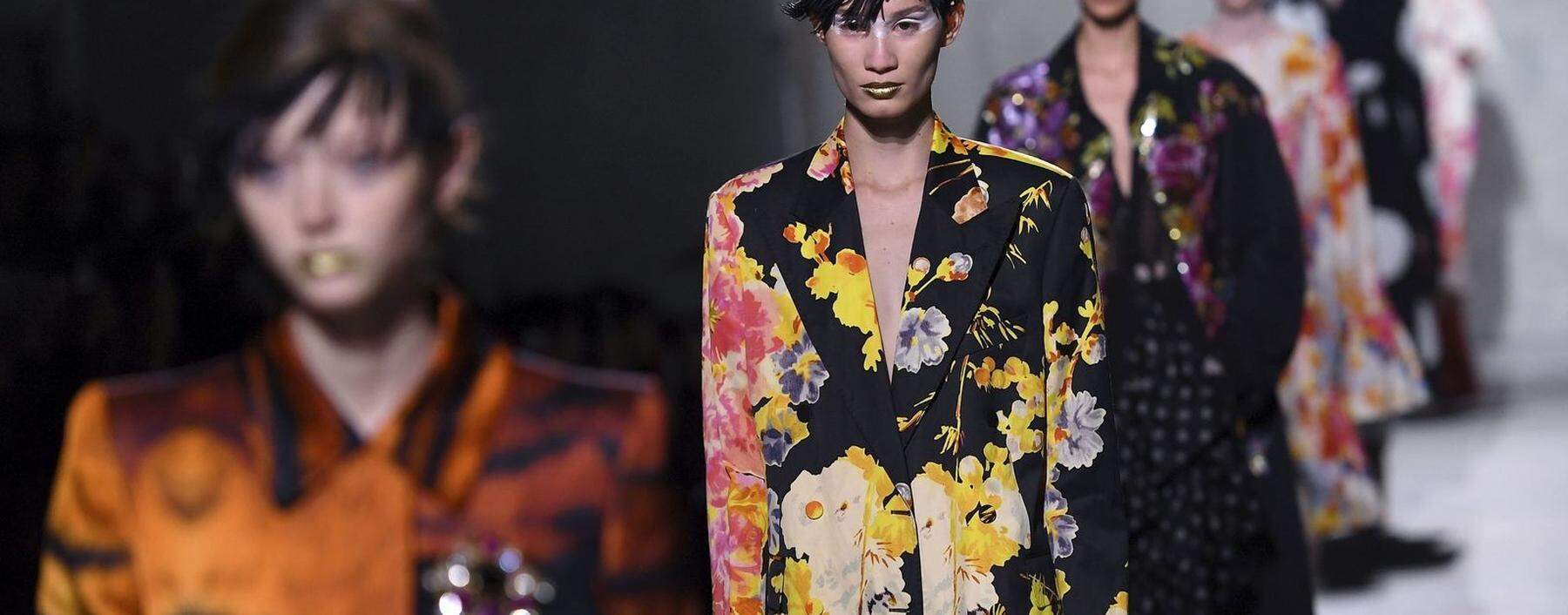 Dries van Noten arbeitete mit Christian Lacroix an seiner Kollektion. 