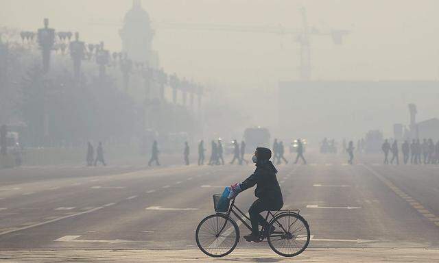 FILES-CHINA-ENVIRONMENT-POLLUTION-HEALTH-SMOG