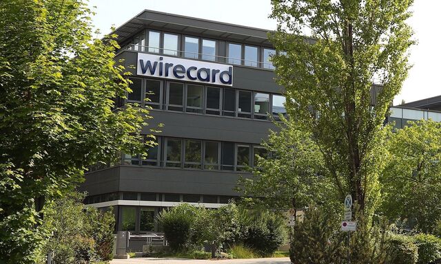 Eine Anwaltskanzlei klagt auf Schadenersatz für Anleger.