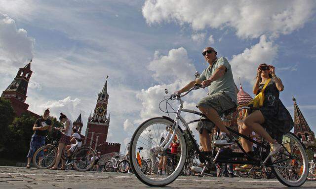 Radfahrer in Moskaus Innenstadt