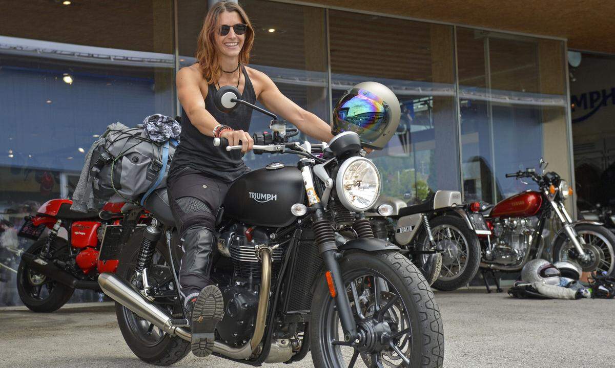 Die Tirolerin, 28, liebt Motorräder.