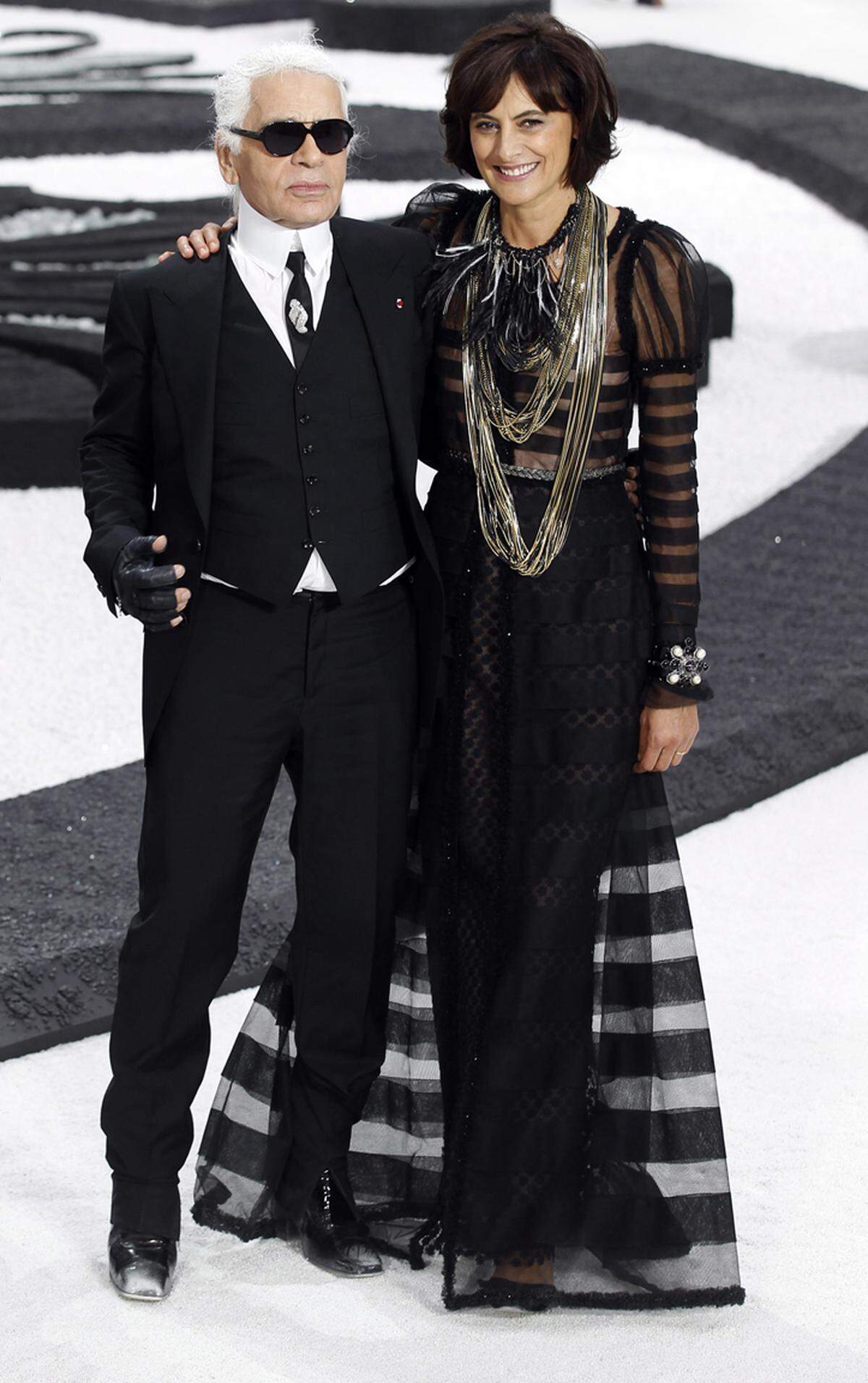 Seit 2010 hat die Modeindustrie ältere Models wieder für sich entdeckt. So ließ Karl Lagerfeld beispielsweise seine ehemalige Muse, die 55 Jahre alte Inès de la Fressange über den Chanel-Catwalk in Paris laufen.