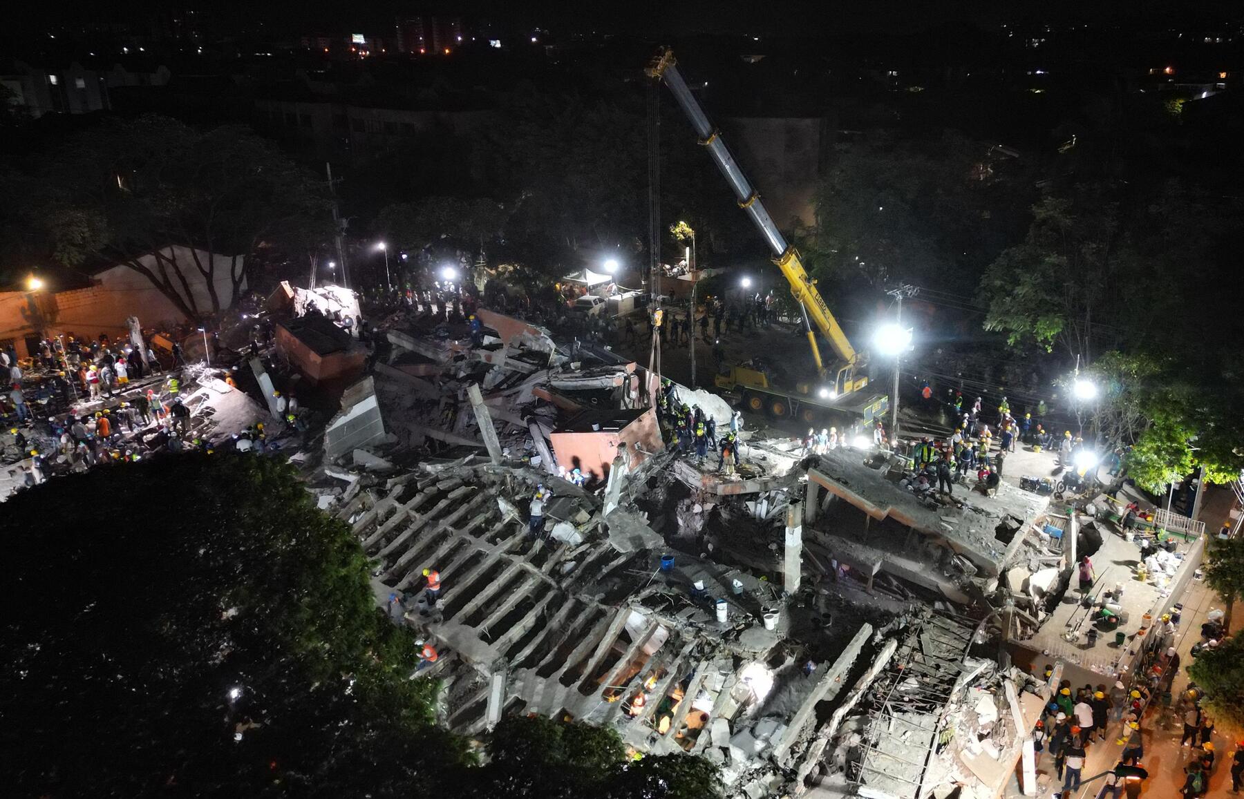 Colombia faces critical hours in earthquake rescue as 72-hour window closes