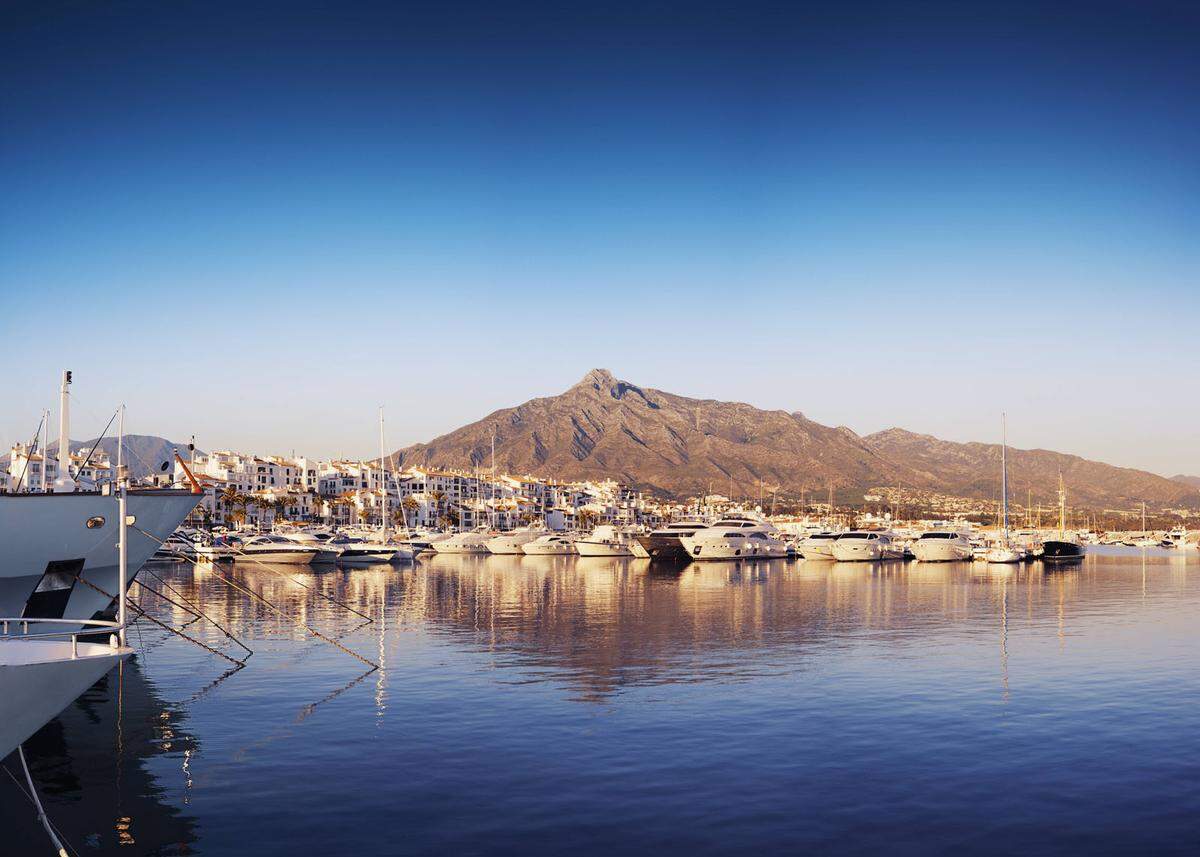 Einen ordentlichen Preissprung legte Marbellas exklusiver Yachthafen hin. Mit 4289 Euro führt José San Banus die Liste der exklusiven Yachthäfen an und kann im Vergleich zum Vorjahr damit eine Steigerung von 20 Prozent verzeichnen.