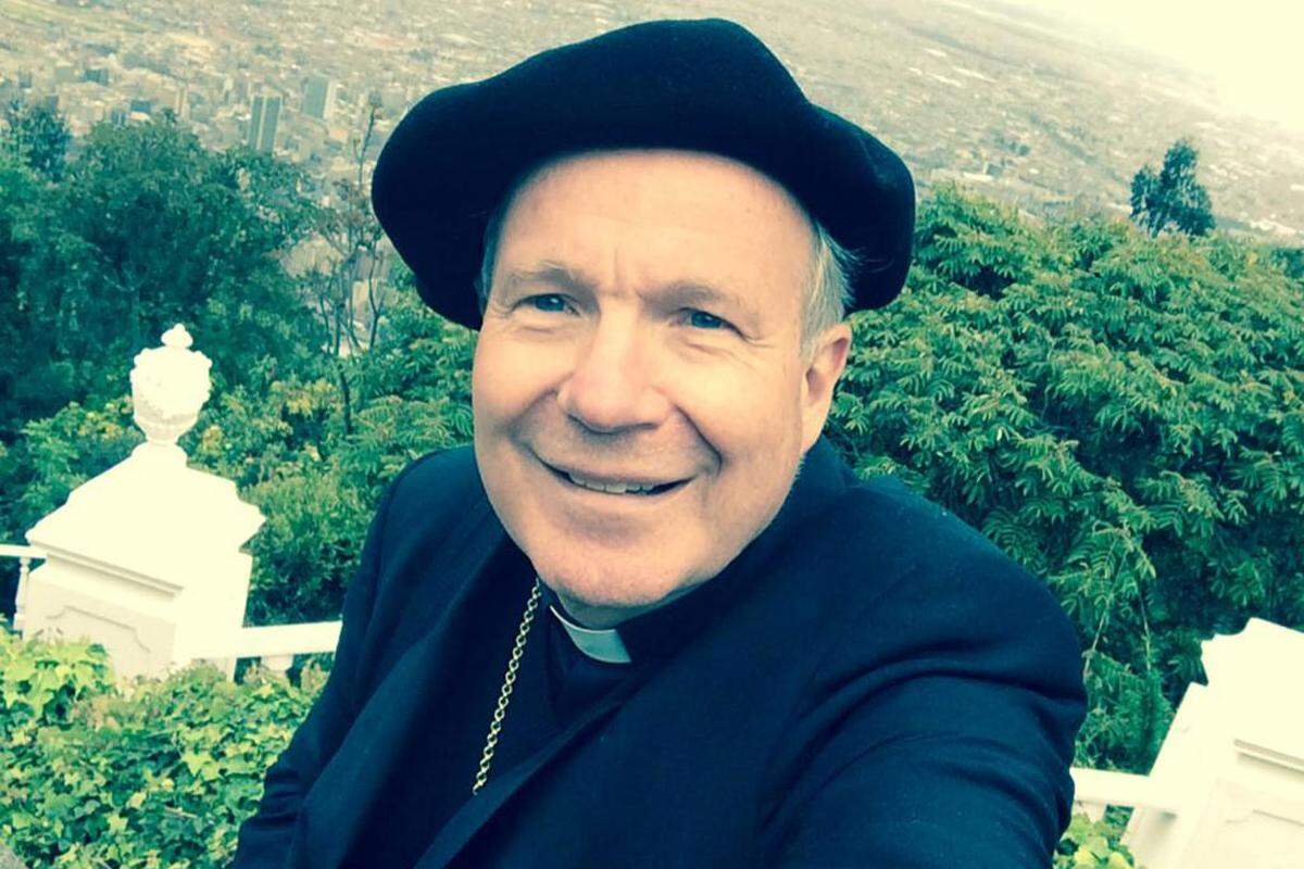 Der Wiener Erzbischof Christoph Schönborn schickte im August per Facebook und Twitter sein erstes Selfie aus Kolumbien.