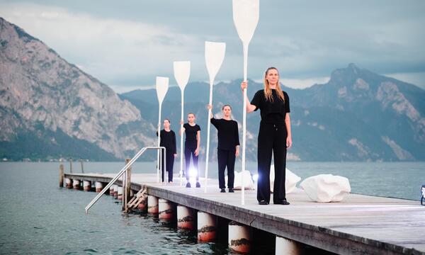 Wasser, das im Salzkammergut ja reichlich vorhanden ist, spielt eine große Rolle im Kulturhauptstadtjahr: Projekt „Libertalia“ in Altmünster am Traunsee.